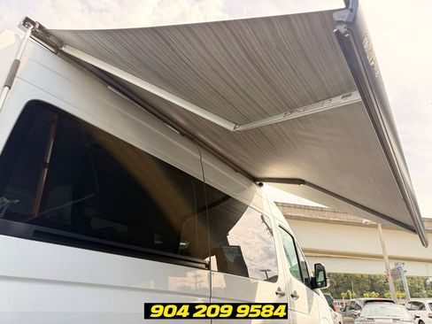 Used 2017 Mercedes-Benz Sprinter 2500 image 28