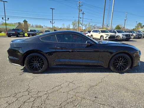 Used 2020 Ford Mustang Premium image 6