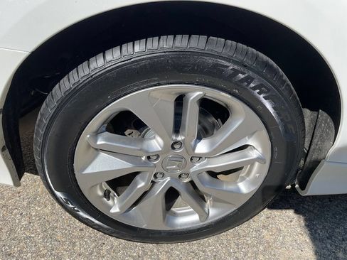 Certified 2019 Honda Accord LX image 6