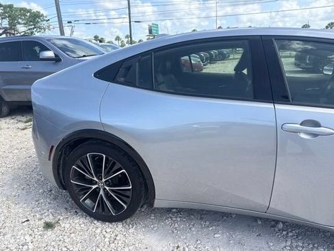 Used 2023 Toyota Prius XLE FWD image 5