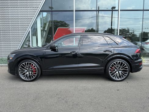Used 2025 Audi SQ8 Prestige w/ Prestige Package AWD/4WD image 2
