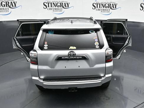 Used 2018 Toyota 4Runner TRD Off-Road Premium AWD/4WD image 35
