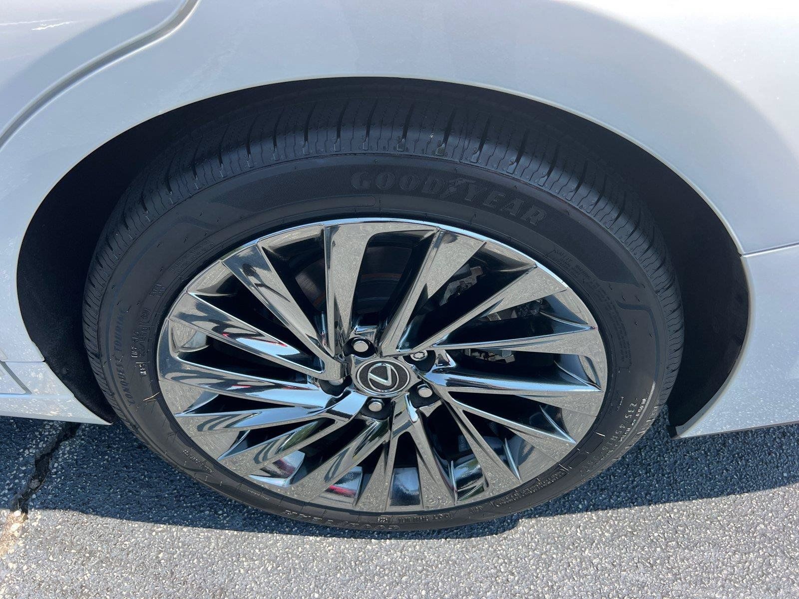 Certified 2024 Lexus ES 350 Ultra Luxury w/ Accessory Package (Z2) FWD image 20