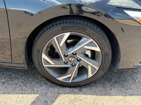 Used 2024 Hyundai Elantra Limited FWD image 8