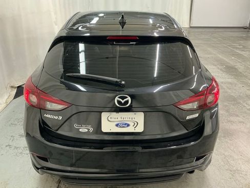 Used 2018 MAZDA MAZDA3 Touring image 4