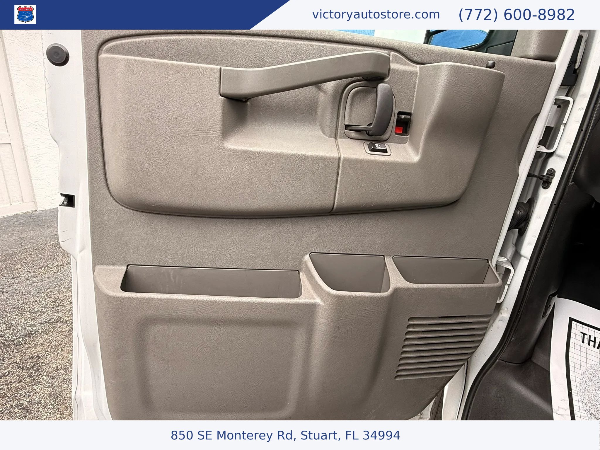 Used 2020 Chevrolet Express 2500 w/ Driver Convenience Package RWD image 16