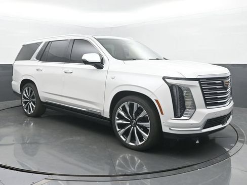 Certified 2025 Cadillac Escalade Premium Luxury Platinum AWD/4WD image 7