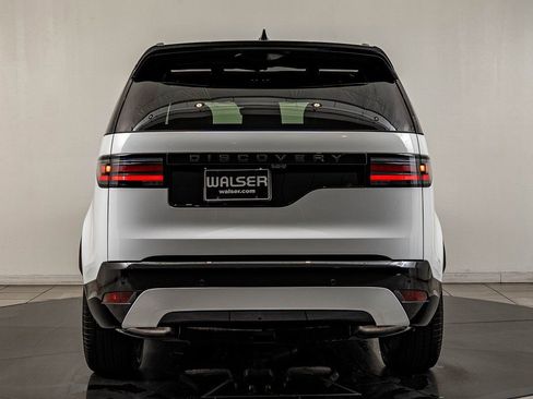 New 2026 Land Rover Discovery Dynamic SE image 7
