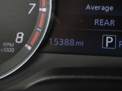 Used 2023 Nissan Titan SV image 17