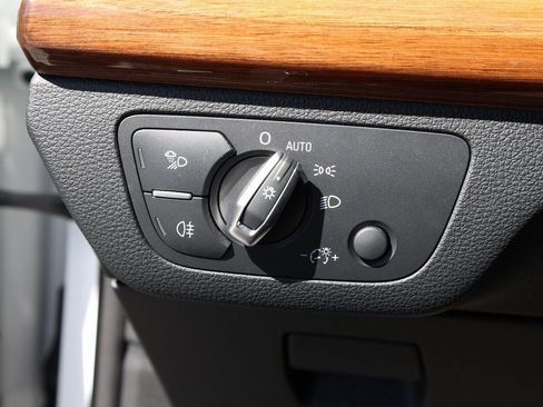 Used 2023 Audi Q5 2.0T Premium w/ Convenience Package image 33