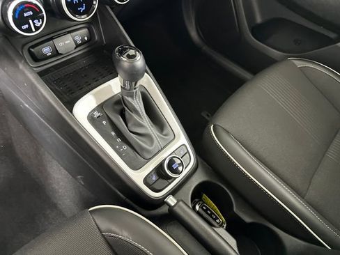 Certified 2023 Hyundai Venue Limited image 28