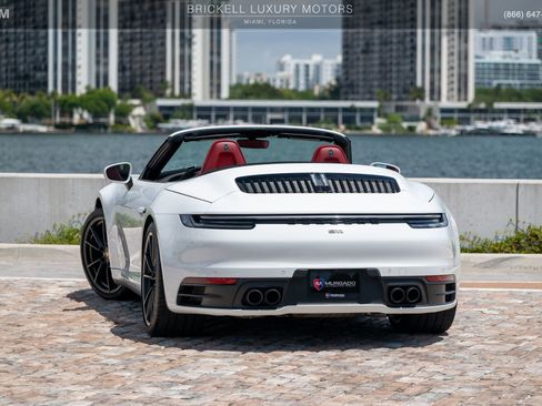 Used 2020 Porsche 911 Carrera RWD image 3