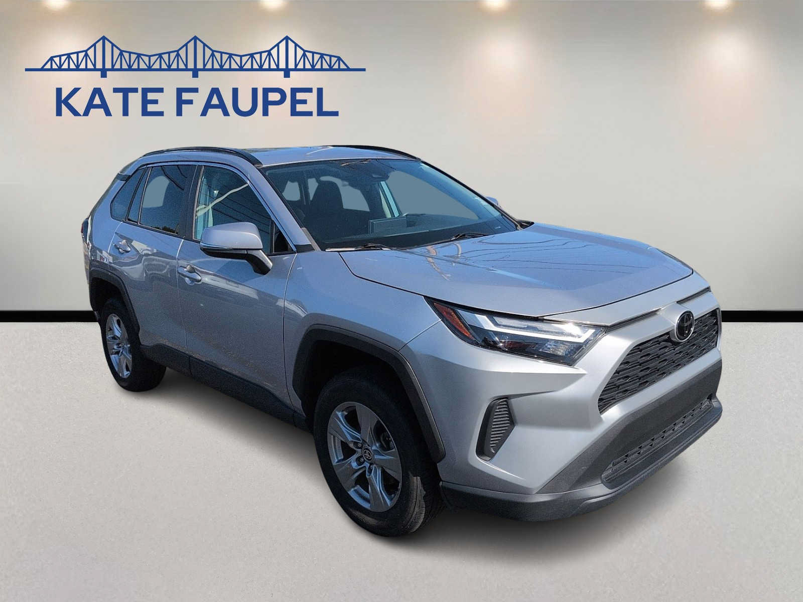 Used 2024 Toyota RAV4 XLE FWD image 1