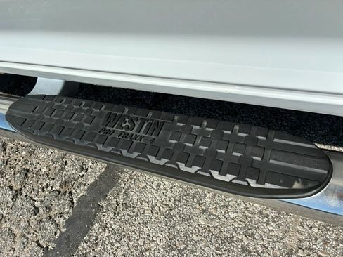 Used 2018 RAM 1500 Laramie AWD/4WD image 26