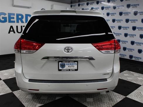 Used 2011 Toyota Sienna Limited w/ Premium Pkg FWD image 3
