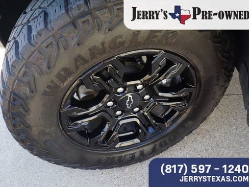 Used 2024 Chevrolet Silverado 1500 ZR2 w/ Technology Package AWD/4WD image 9