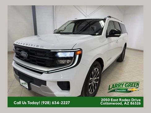 Used 2025 Ford Expedition Max Platinum AWD/4WD image 1