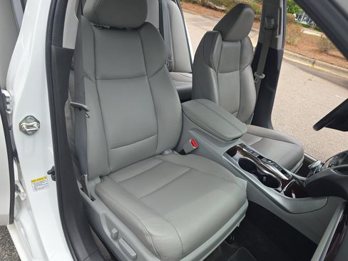 Used 2015 Acura TLX V6 w/ Technology Package FWD image 10