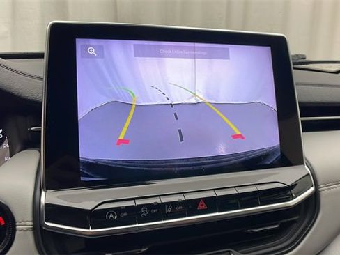 Used 2022 Jeep Compass Limited image 19