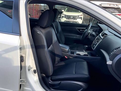 Used 2017 Nissan Altima 2.5 SR w/ Midnight Edition Package image 9