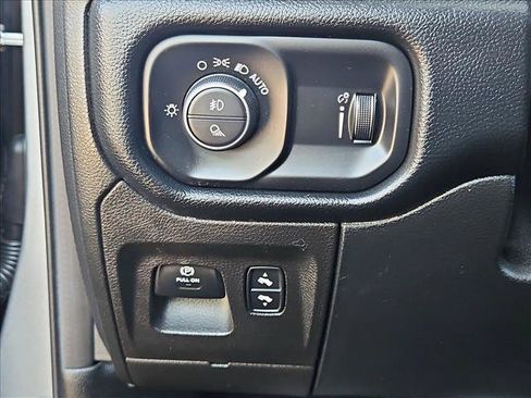 Used 2021 RAM 1500 Big Horn RWD image 15