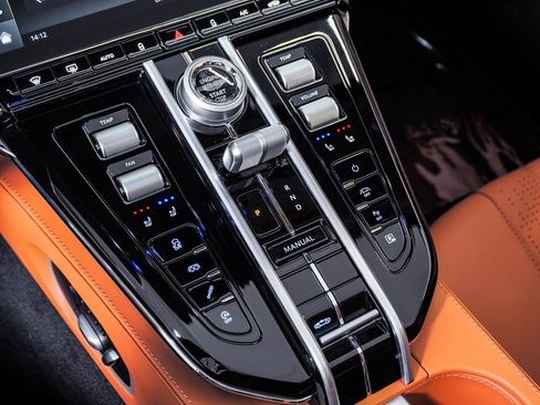 New 2026 Aston Martin V8 Vantage Roadster image 33