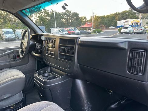 Used 2014 GMC Savana 2500 image 28