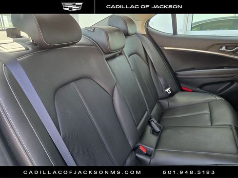 Used 2025 Genesis G70 2.5T RWD image 21