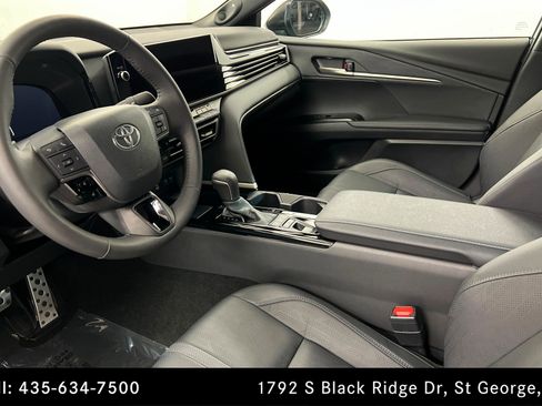 Used 2025 Toyota Camry XSE w/ Premium Package image 15