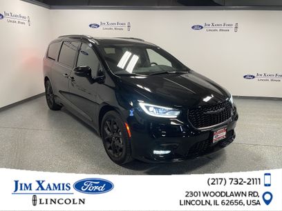 Used 2024 Chrysler Pacifica Touring-L w/ S Appearance Package