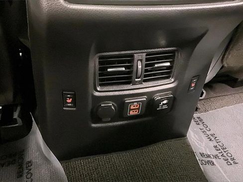 Used 2024 Nissan Titan PRO-4X w/ Pro-4x Convenience Package image 30