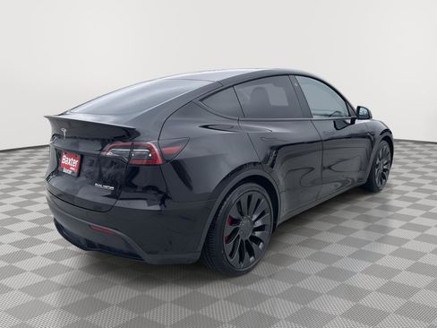Used 2022 Tesla Model Y Performance image 10