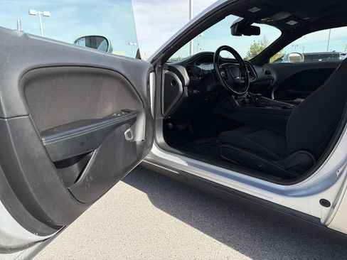 Used 2021 Dodge Challenger SXT image 18