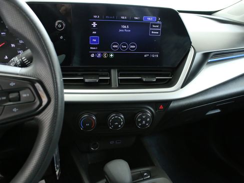 Used 2024 Chevrolet Trax LS FWD image 18