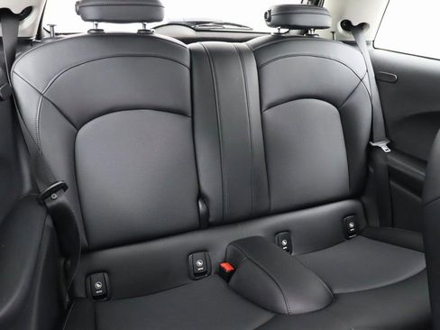 Used 2019 MINI Cooper 2-Door Hardtop image 21