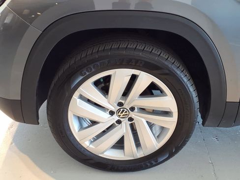 Used 2023 Volkswagen Atlas Cross Sport SE w/ Panoramic Sunroof Package AWD/4WD image 8