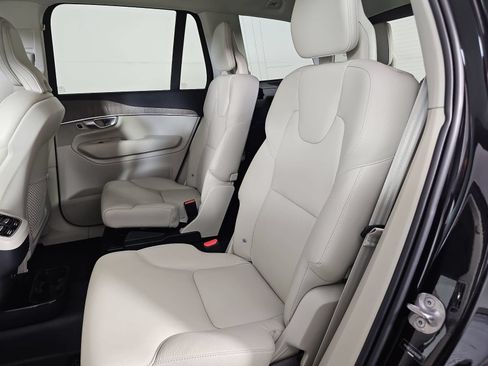 Used 2024 Volvo XC90 B6 Plus AWD/4WD image 14