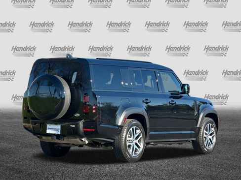 Used 2023 Land Rover Defender 130 X-Dynamic SE image 5