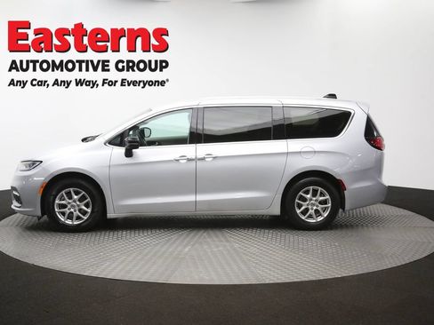 Used 2024 Chrysler Pacifica Touring-L FWD image 59