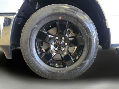 Used 2023 RAM 1500 Big Horn AWD/4WD image 11