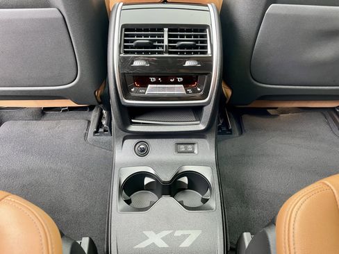 Used 2021 BMW X7 xDrive40i w/ M Sport Package image 26