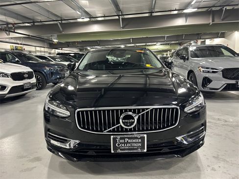 Used 2018 Volvo S90 T8 Inscription w/ Convenience Package image 6