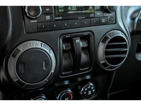 Used 2016 Jeep Wrangler Sport w/ Quick Order Package 24S AWD/4WD image 19