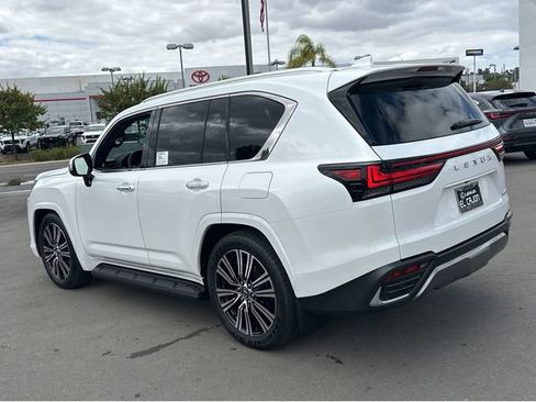 New 2026 Lexus LX 600 4WD w/ Luxury Package image 4