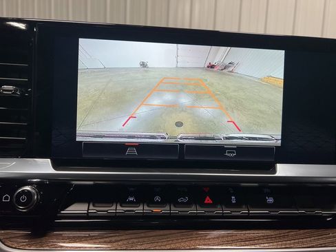 New 2026 GMC Sierra 1500 Elevation image 17