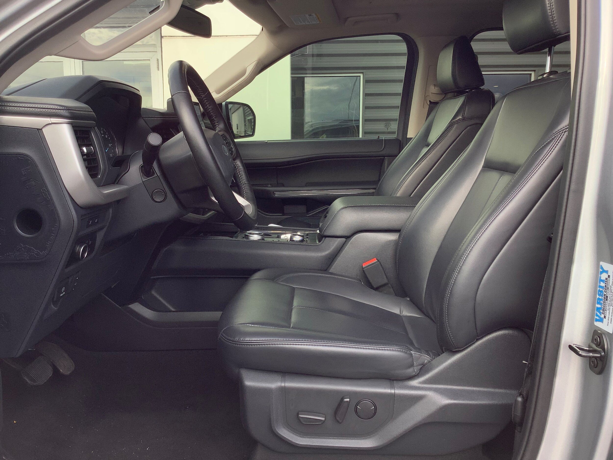 Used 2024 Ford Expedition XLT AWD/4WD image 8
