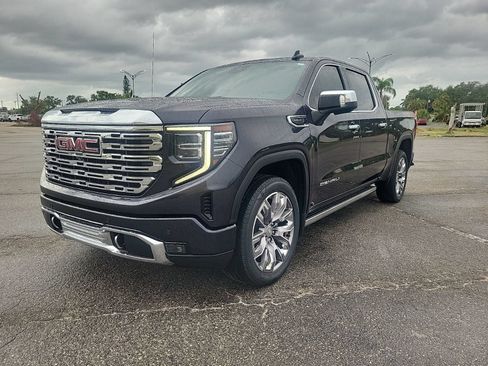 Used 2023 GMC Sierra 1500 Denali w/ Denali Reserve Package AWD/4WD image 2