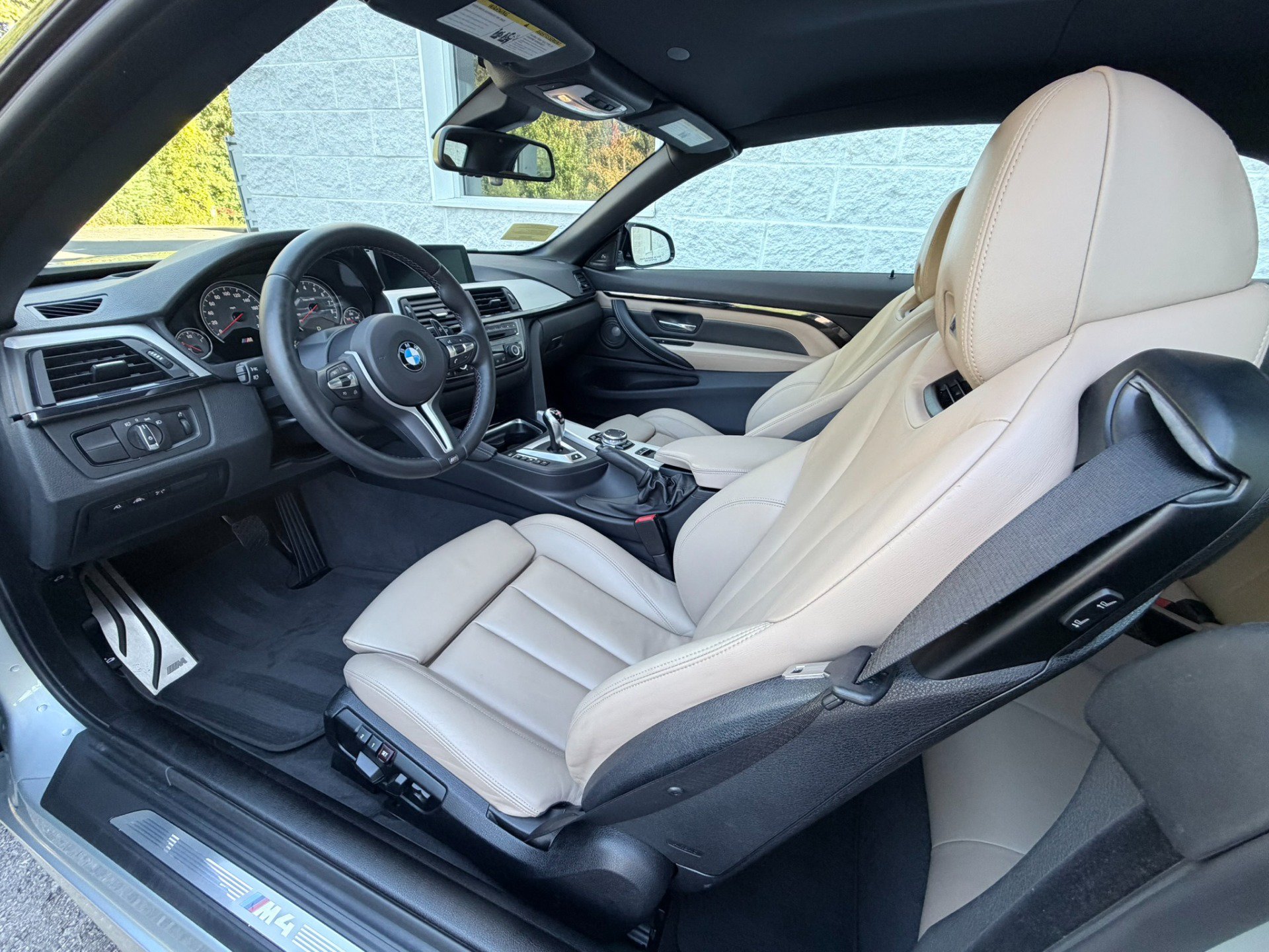 Used 2015 BMW M4 Convertible RWD image 21