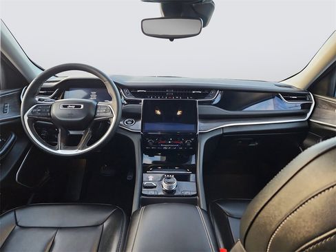 Used 2023 Jeep Grand Cherokee 4WD 4xe image 11