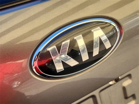 Used 2019 Kia Sorento SX image 32